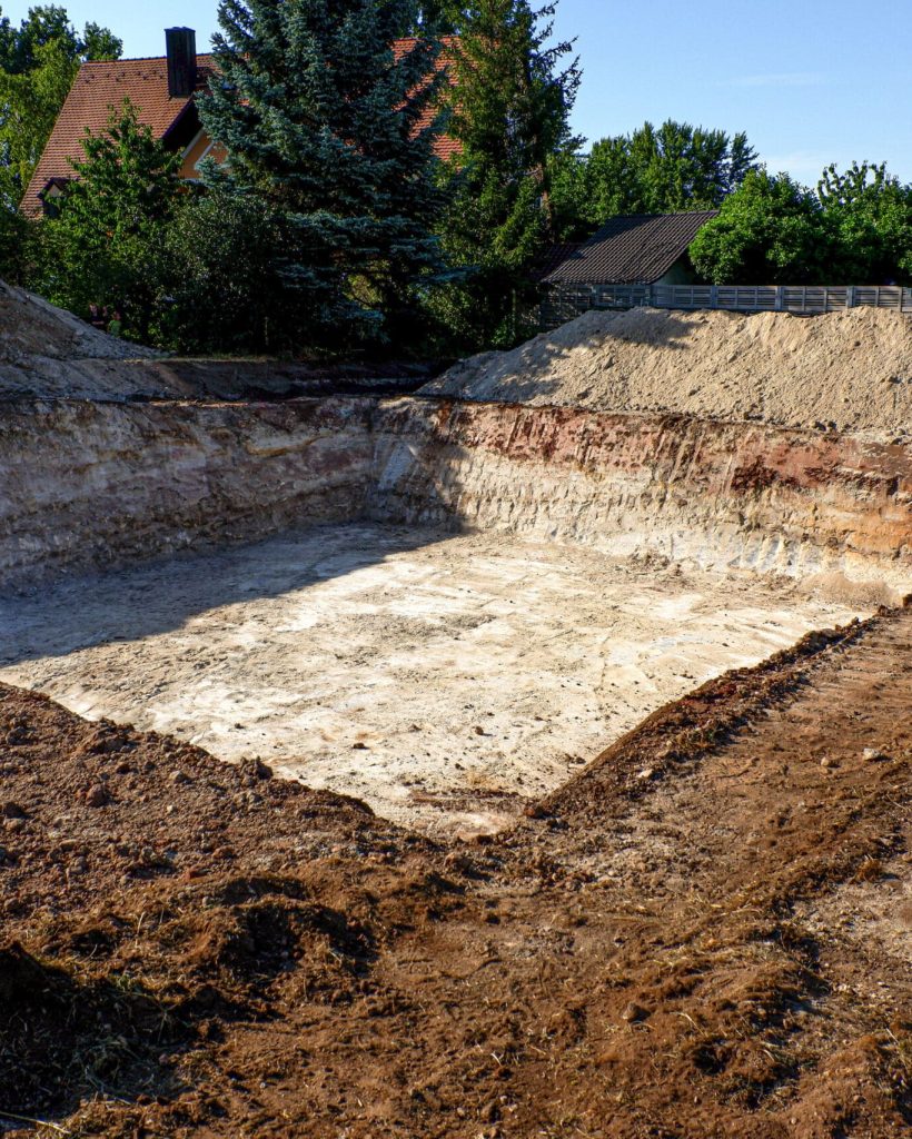The excavation pit for the new construction of an apartment building